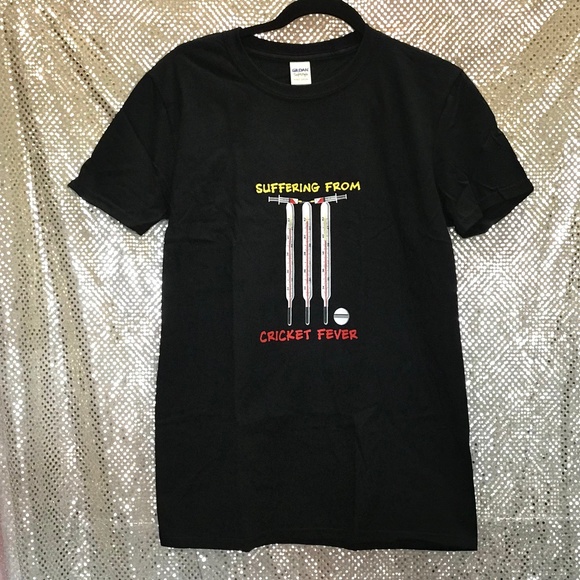 NWOT Graphic Tee T-Shirt Mens Cricket Fever Sports Black Cotton Gildan India - Picture 2 of 2